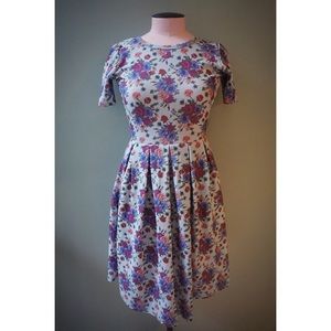 LULAROE Gray Floral Print ShortSleeve Amelia Dress